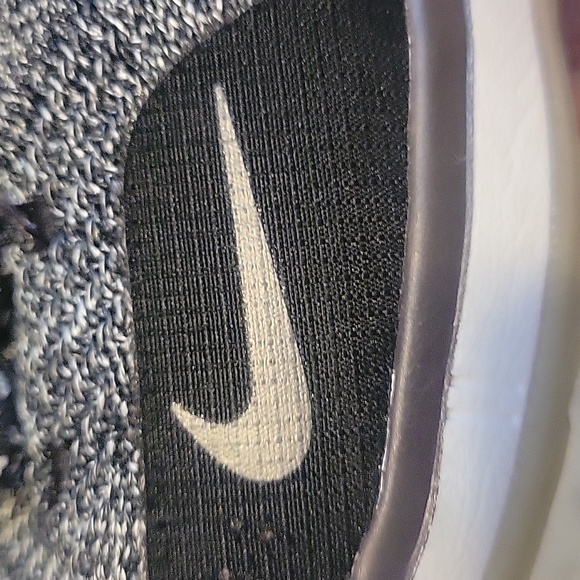 Nike KD11 Flyknit Basketball Shoes - Picture 11 of 15